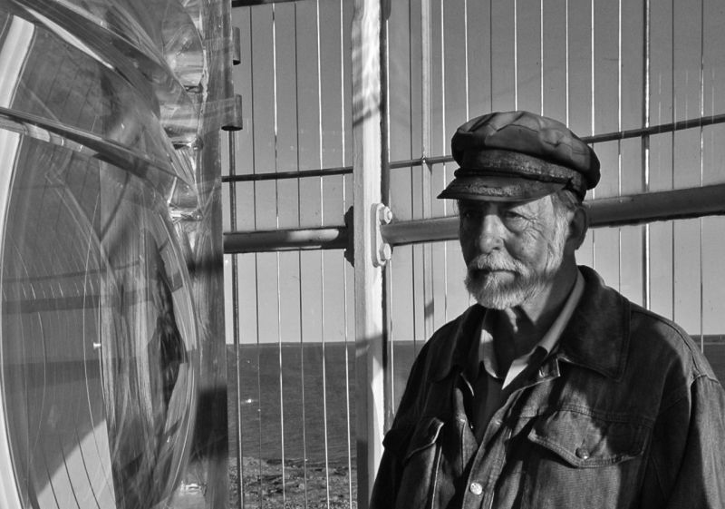 Elokuvia ja ty&ouml;t&auml; majakoiden hyv&auml;ksi &ndash; Merikapteeni Seppo Laurellin muistoa kunnioitetaan Vellamossa - Uutinen - Totalvene.fi