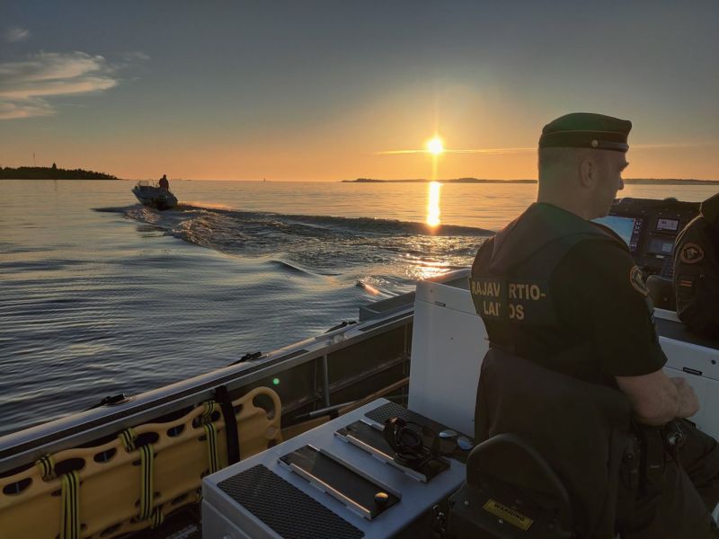 Merivartiostoilla oli kiireinen juhannusaatto ja y&ouml; &ndash; Vesiliikenteess&auml; v&auml;ltyttiin vakavilta onnettomuuksilta - Uutinen - Totalvene.fi