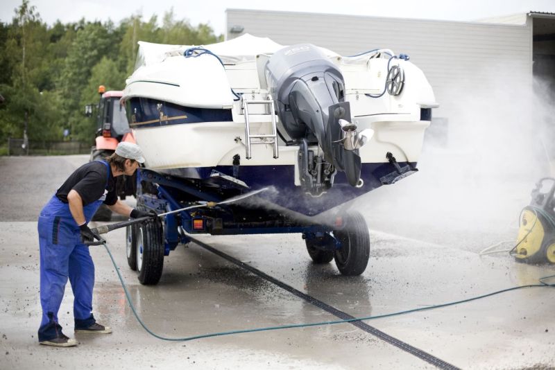 Oikeaoppinen talvis&auml;ilytys suojaa venett&auml; s&auml;&auml;lt&auml; ja varkailta &ndash; Koronavuodet kasvattivat veneilyn suosiota, mutta varkaudet v&auml;hentyneet - Uutinen - Totalvene.fi