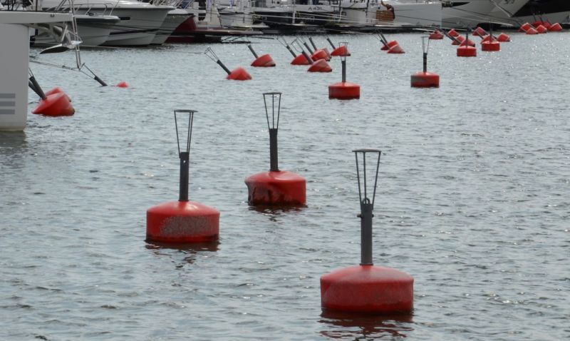 Uuskaarlepyyss&auml; meripelastusteht&auml;v&auml; &ndash; Miehitt&auml;m&auml;t&ouml;n vene k&auml;vi tyhj&auml;k&auml;ynnill&auml; satamassa - Uutinen - Totalvene.fi