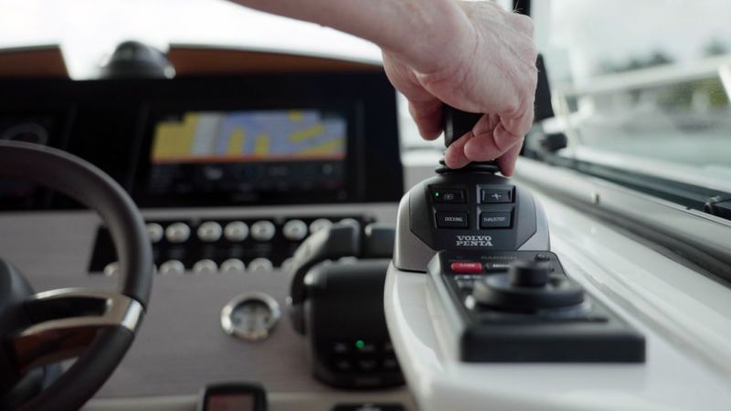 Volvo Penta laajentaa rantautumisavustimen saatavuutta &ndash; Assisted Docking -j&auml;rjestelm&auml;n saa nyt my&ouml;s j&auml;lkiasennuksena - Uutinen - Totalvene.fi