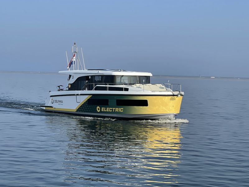 Delphia 11 [2023&ndash;) &ndash; Leppoisasti huomaavainen - Video - Totalvene.fi