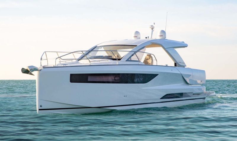 Jeanneau DB/43 (2022&ndash;) &ndash; P&auml;iv&auml;jahtisarjan avaus - Video - Totalvene.fi