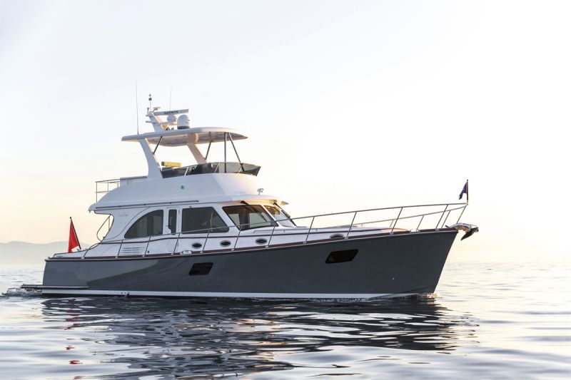 Vicem 55 Classic Flybridge (2023&ndash;) &ndash; Jos pid&auml;t upeasti lakatusta puusisustuksesta, kannattaa t&auml;m&auml; video katsoa - Video - Totalvene.fi