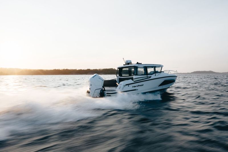 Nordkapp Coupe 830 (2024&ndash;) &ndash; Sein&auml;t pystyyn ja katto p&auml;&auml;lle - Ensiesittely - Totalvene.fi