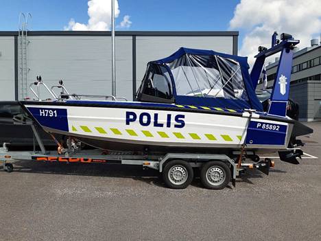 &Auml;l&auml; p&auml;&auml;st&auml; venett&auml;si kellahtamaan kuljetuksessa  - Lue kolme t&auml;rkeint&auml; ohjetta - Näin se tehdään - Totalvene.fi