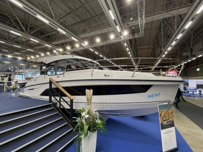 Vene 23 B&aring;t: matkaveneet &ndash; Isompaa ja asuttavampaa alle - Reportaasi - Totalvene.fi