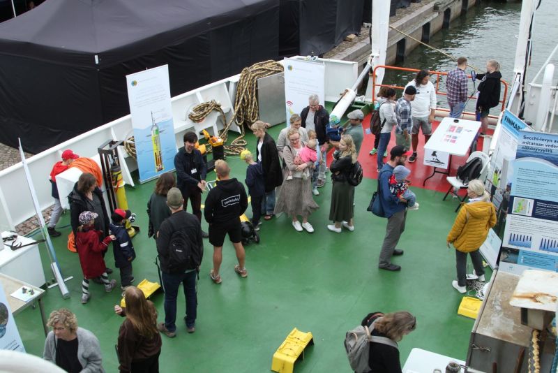 Arandan Baltian kierroksella jaetaan tietoa It&auml;merest&auml; &ndash; Merentutkimusalus kes&auml;kiertueella - Uutinen - Totalvene.fi