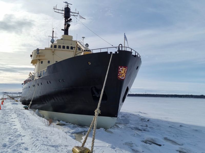 Laivojen kulkua j&auml;&auml;ss&auml; ja pime&auml;ss&auml; helpotettiin satelliittipaikannuksella ja teko&auml;lyll&auml; - Suomenlinnan lautta ja Kemin j&auml;&auml;nmurtaja mukana Euroopan avaruusj&auml;rjest&ouml;n rahoittamassa tutkimuksessa - Uutinen - Totalvene.fi