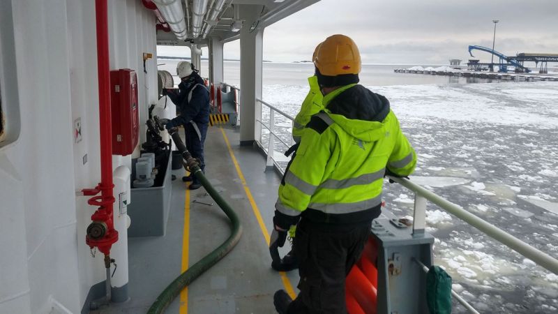 GEFO n&auml;ytt&auml;&auml; suuntaa rahtilaivojen j&auml;tevesien purkamisessa  &ndash; Laiva maksaa saman j&auml;temaksun siit&auml; riippumatta, purkaako se j&auml;tteit&auml;&auml;n satamiin vai ei - Uutinen - Totalvene.fi