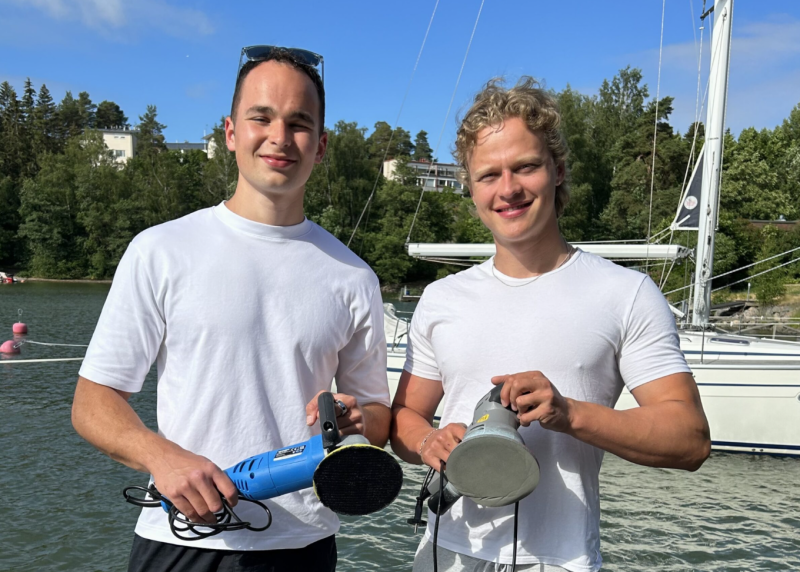 Uusi palvelu tuo veneen pesun ja kiillotuksen asiakkaan kotisatamaan &ndash; Liikkuva venepesu - Uutinen - Totalvene.fi
