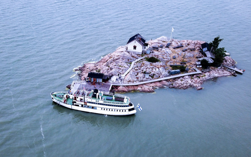 Loistokarin monipuolinen historia &ndash; Kun kaasu korvattiin auringolla - Satamat - Totalvene.fi