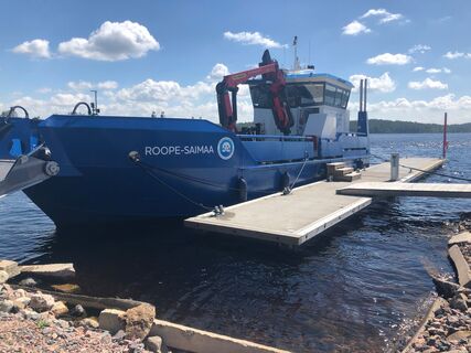 Muutost&ouml;it&auml; huoltoaluksen kotisatamassa &ndash; Kotisatama kuntoon -hankkeessa rantautumispaikka muokattiin vastaamaan M/S Roope-Saimaan tarpeita - Uutinen - Totalvene.fi