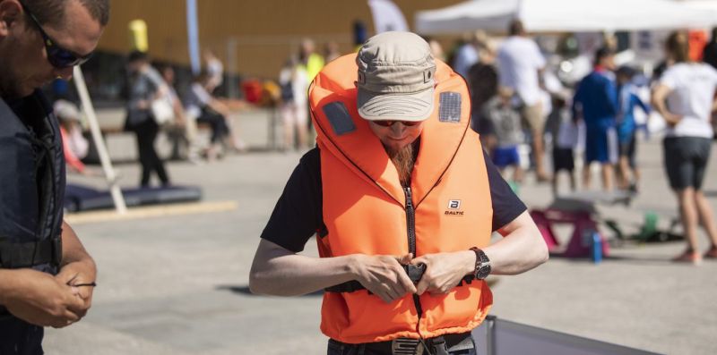 Pelastusliivip&auml;iv&auml; 27.5.2023 &ndash; Turvallisesti vesill&auml; - Uutinen - Totalvene.fi