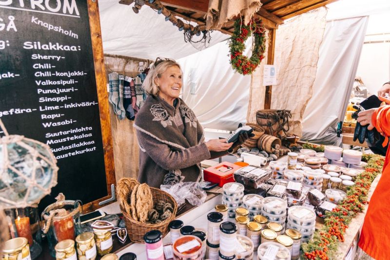Stadin Silakkamarkkinat 1.&ndash;7.10.2023 &ndash; Silakkamarkkinat rantautuu Kauppatorille - Uutinen - Totalvene.fi