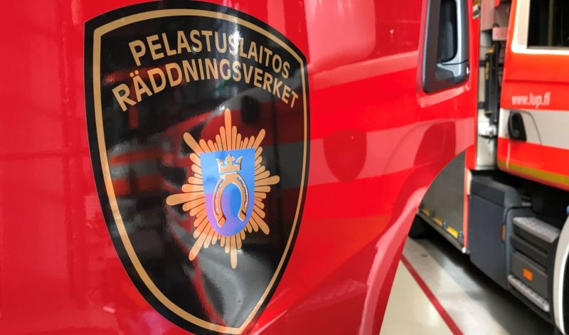 Myrsky irrotti venelaiturin Espoossa y&ouml;ll&auml; &ndash; Pelastuslaitos esti viime hetkell&auml; mittavat vahingot - Uutinen - Totalvene.fi