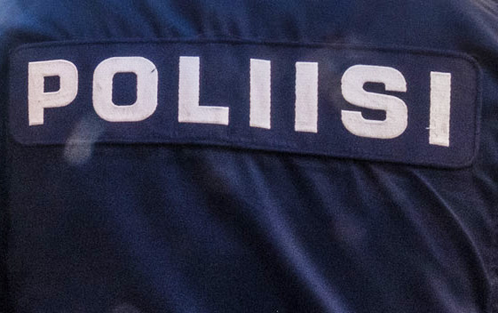 Vene t&ouml;rm&auml;si kallioon Taivassalossa &ndash; Matkustajana ollut nainen kuoli  - Uutinen - Totalvene.fi