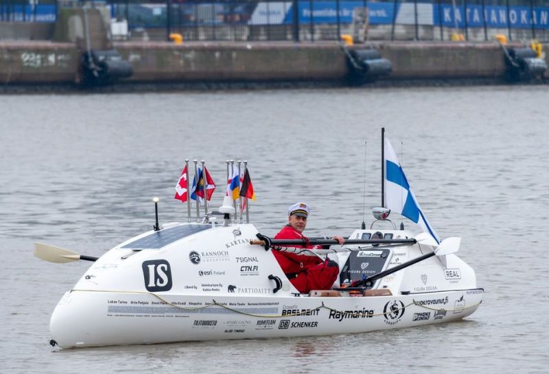 Atlantin ylitt&auml;nyt Jari Saario veneineen Vene 24 B&aring;t -messuilla &ndash; 100 000 euron vene kaatui matkalla yli 10 kertaa - Uutinen - Totalvene.fi