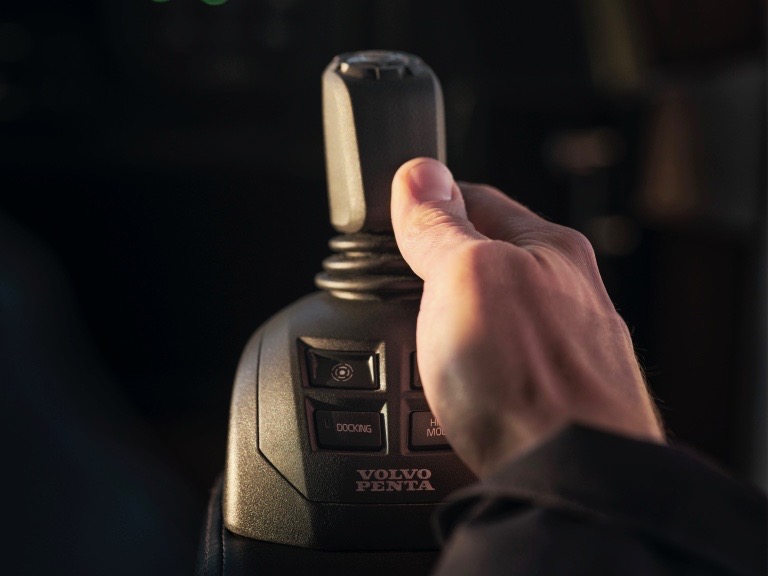 Volvo Penta Joystick Driving sai innovaatiopalkinnon Yhdysvalloissa &ndash; Kokonaisvaltaisesti joystickilla - Uutinen - Totalvene.fi