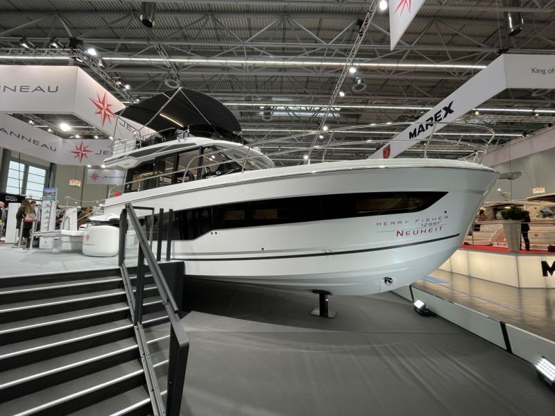 Boot D&uuml;sseldorf 2023: Jeanneau Merry Fisher 1295 Fly &ndash; Kolme konetta ja kolme kerrosta - Video - Totalvene.fi
