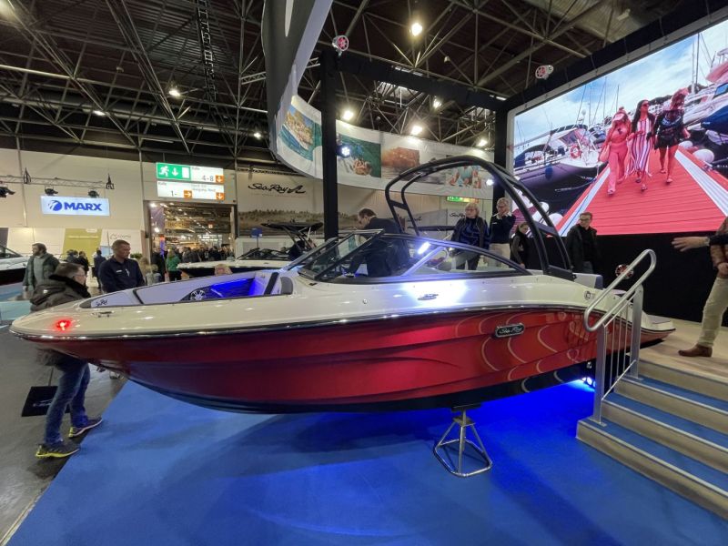 Boot D&uuml;sseldorf 2023: Sea Ray SPX 210 &ndash; Aikainen uutuus - Video - Totalvene.fi