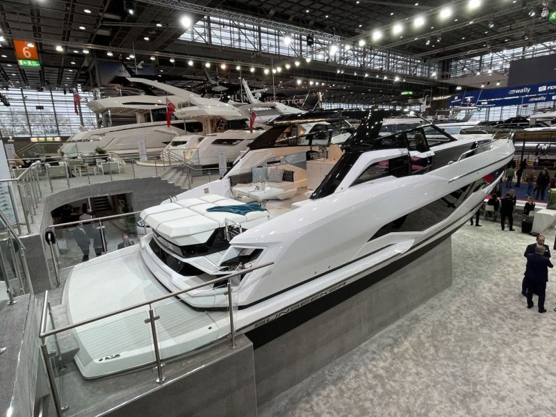 Boot D&uuml;sseldorf 2023: Sunseeker Superhawk 55 &ndash; Takuuvarma hittituote - Video - Totalvene.fi