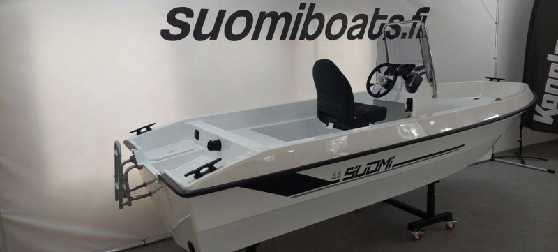 Suomi 44 ja Suomi 47 (2024&ndash;) &ndash; Uusia pulpettiveneit&auml; J&auml;rvi-Suomesta - Ensiesittely - Totalvene.fi