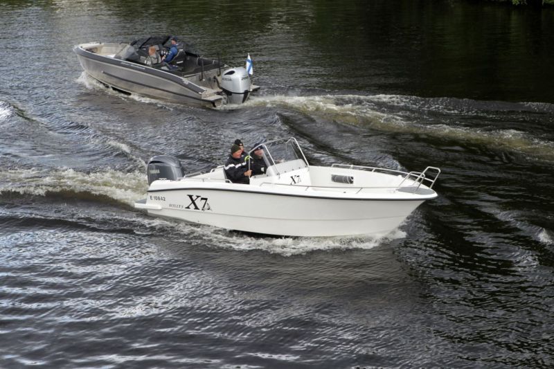 Vesill&auml; ei ole etuajo-oikeuksia, ainoastaan v&auml;ist&auml;misvelvollisuuksia  &ndash; Ota s&auml;&auml;nn&ouml;t haltuun - Näin se tehdään - Totalvene.fi