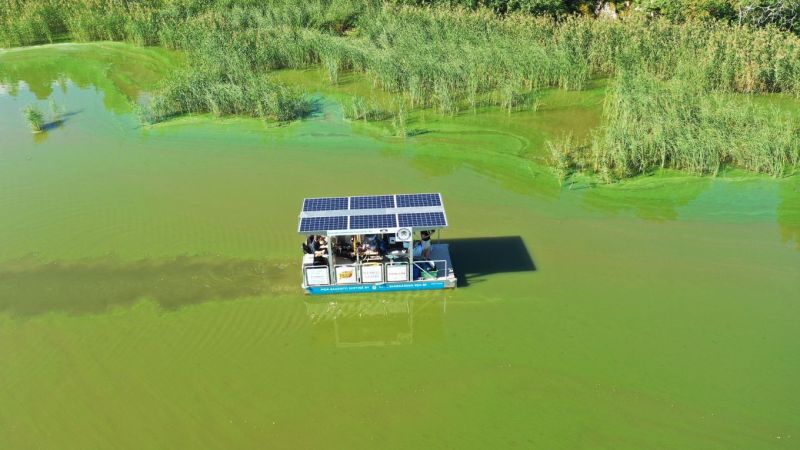 Origin by Ocean ja Pid&auml; Saaristo Siistin&auml; ry ker&auml;siv&auml;t It&auml;merest&auml; kokeeksi sinilev&auml;&auml; &ndash; Pilottihanke tutkii sinilev&auml;n hy&ouml;tyk&auml;ytt&ouml;&auml; - Reportaasi - Totalvene.fi