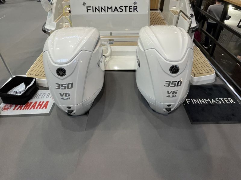 Vene 24 B&aring;t: 350 hv per&auml;moottorit &ndash; 350 on uusi 300 - Reportaasi - Totalvene.fi
