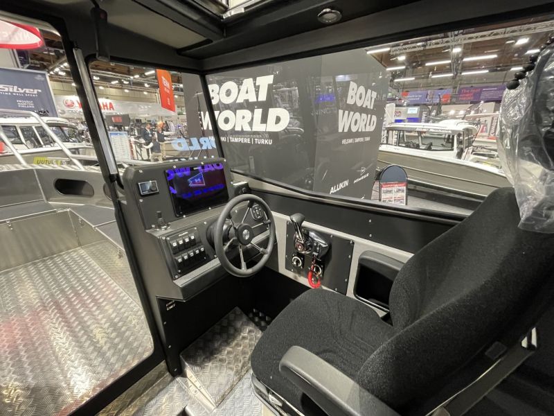 Vene 24 B&aring;t: Alukin C 770, Anytec 868 CAB ja Marell M12 &ndash; Nopeaa ja p&auml;he&auml;&auml; Ruotsin rautaa - Reportaasi - Totalvene.fi