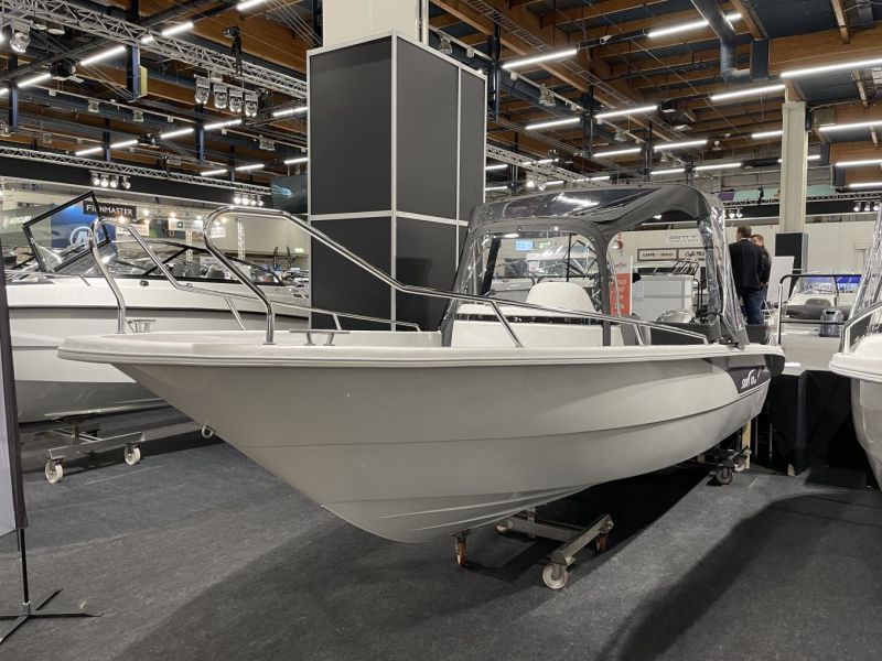 Vene 24 B&aring;t: Alba 460, Finval 470, Kimple 460 ja Suvi 63 CC Fisher &ndash; Kalamiehen kaverit - Reportaasi - Totalvene.fi