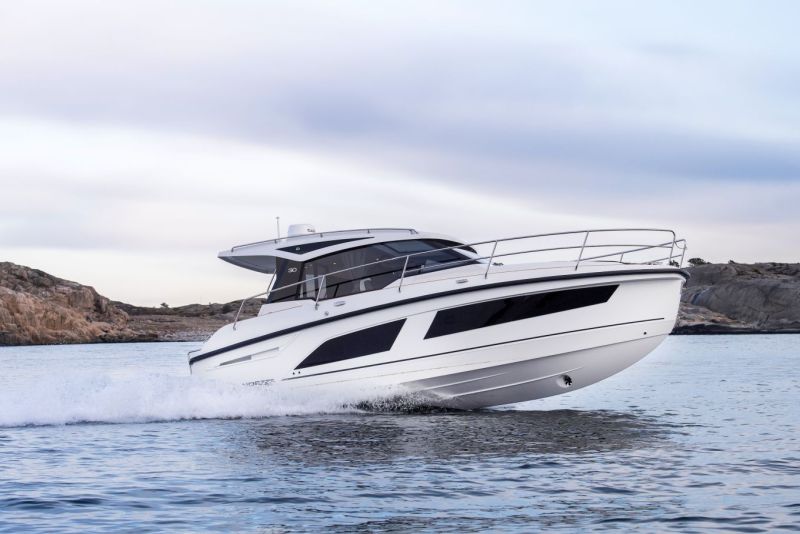 Grandezza 30 CA (2023&ndash;) &ndash; Tyyli&auml; perinteiseen tapaan - Testi - Totalvene.fi