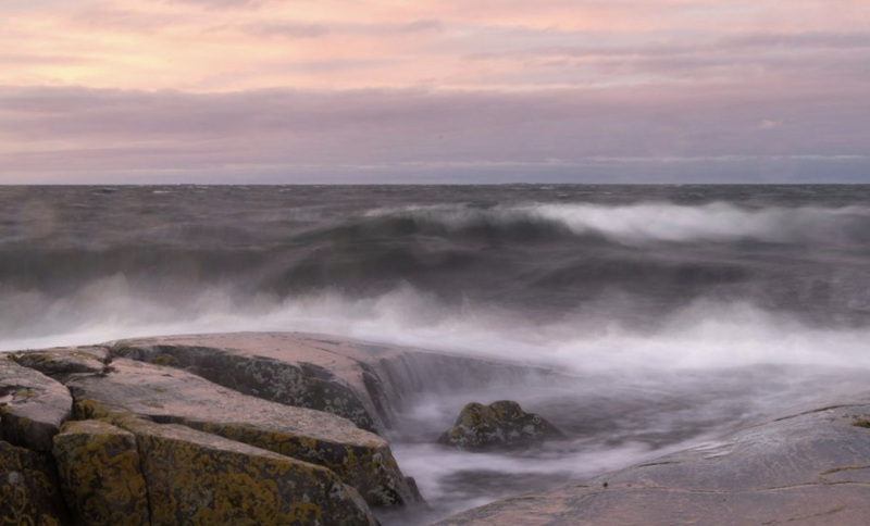 Saaristomeren loistoa valokuvan&auml;yttelyss&auml; &ndash; Merelliset maisemat esill&auml; Naantalissa - Uutinen - Totalvene.fi