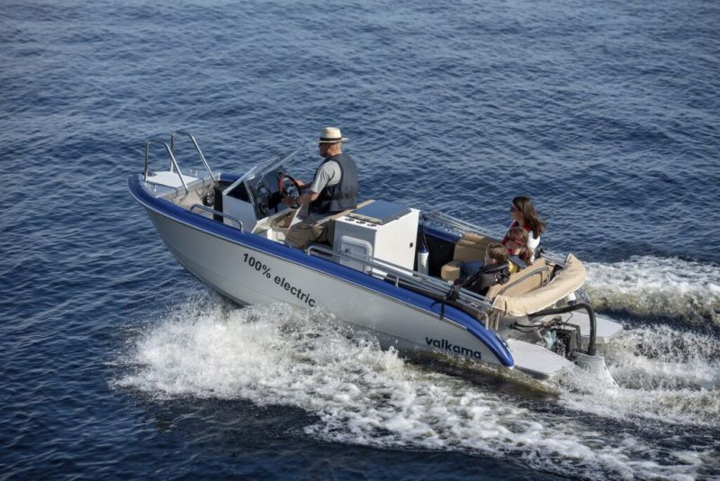 S&auml;hk&ouml;isi&auml; menopelej&auml; Mikkelin satamassa lauantaina 18.5.2024 &ndash; S&auml;hk&ouml;k&auml;ytt&ouml;iset Valkama-veneet ja Viva-vesijetit esill&auml; - Uutinen - Totalvene.fi