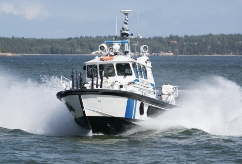 Viisi henkil&ouml;&auml; jumissa karilla Nauvon l&auml;nsipuolella &ndash; Merivartiosto h&auml;lytettiin apuun - Uutinen - Totalvene.fi