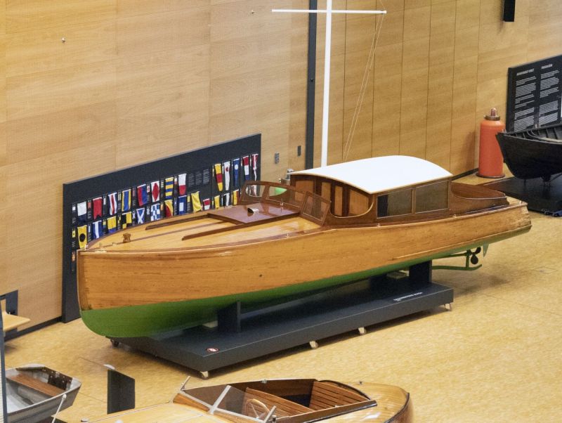 Merikeskus Vellamon Venehallissa esill&auml; uusi vene &ndash; Salonkivene Maijan Wickstr&ouml;m-syd&auml;n sykkii yh&auml; - Uutinen - Totalvene.fi