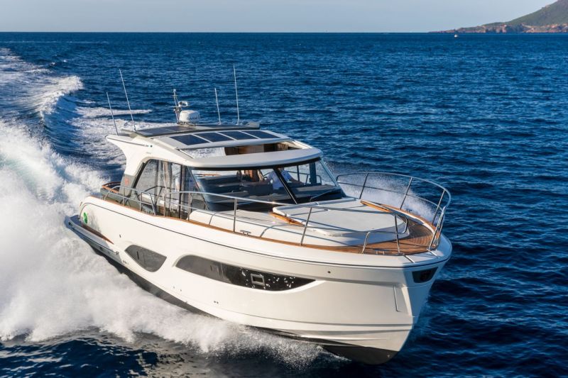 Vene 24 B&aring;t & Boot D&uuml;sseldorf 2024: Marex 440 Gourmet Cruiser &ndash; Matkaveneiden kuninkaallinen - Video - Totalvene.fi