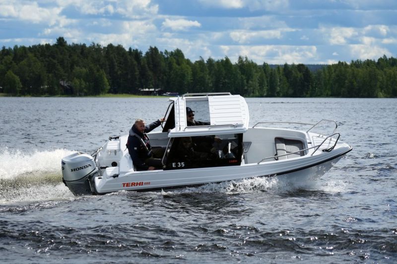 Terhi 480 Cabin (2024&ndash;) &ndash; Pieni vene, suuri idea - Video - Totalvene.fi