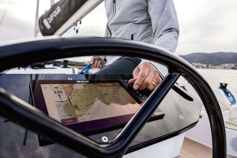 B&G Zeus SR (2025&ndash;) &ndash; Sujuvampi purjehduskokemus - Ensiesittely - Totalvene.fi