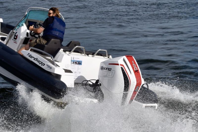 Mercury Racing 150R (2025&ndash;) &ndash; Teholuokan ter&auml;vint&auml; k&auml;rke&auml; - Kokeilu - Totalvene.fi