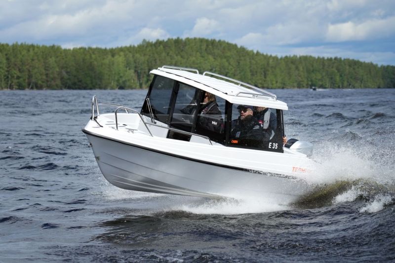 Terhi 480 Cabin (2024&ndash;) &ndash; Toimiva taskukoppi - Kokeilu - Totalvene.fi