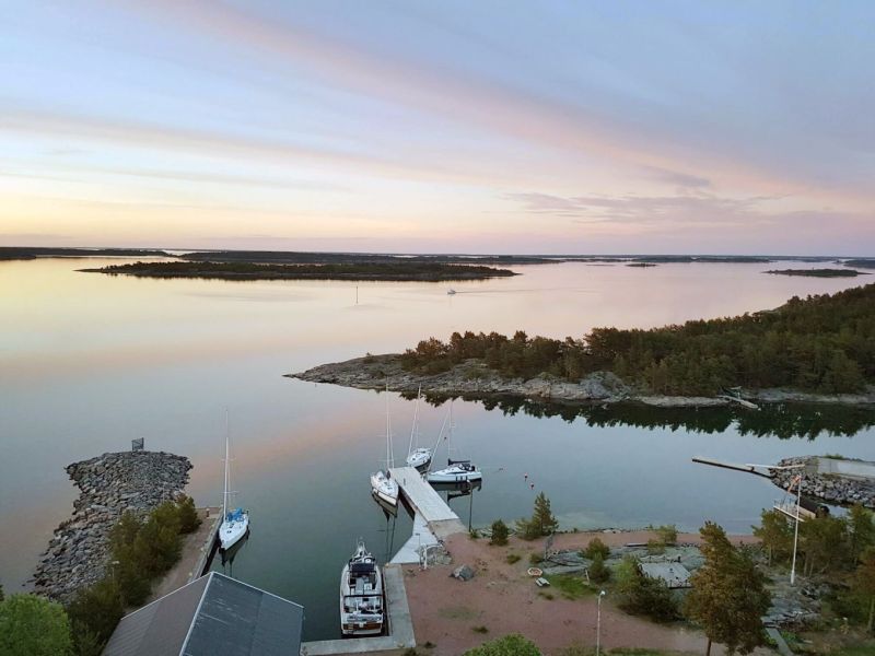Glada Laxen, B&auml;r&ouml; &ndash; Saaristokes&auml;n suosikki avaa ovensa - Uutinen - Totalvene.fi