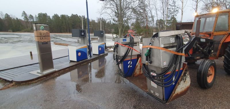 Em&auml;salon klassikoasema sai p&auml;ivityksen &ndash; Vanhat pumput myyd&auml;&auml;n ker&auml;ilij&ouml;ille - Uutinen - Totalvene.fi