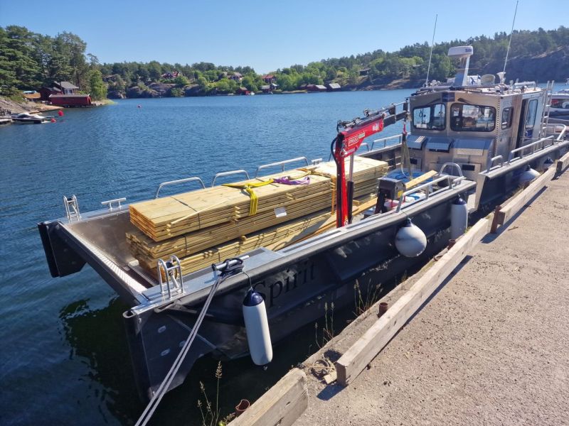 Hangon Auto ja Venetalo toimittaa ty&ouml;veneen Ruotsiin &ndash; G&auml;vlen satama saa uuden huoltoaluksen - Uutinen - Totalvene.fi