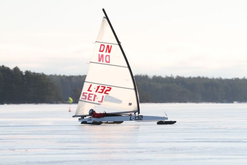 Suomi is&auml;nn&ouml;i j&auml;&auml;purjehduksen EM-kisoja 20 vuoden tauon j&auml;lkeen - Enn&auml;tysm&auml;&auml;r&auml; suomalaisia mukana kilpailussa - Uutinen - Totalvene.fi