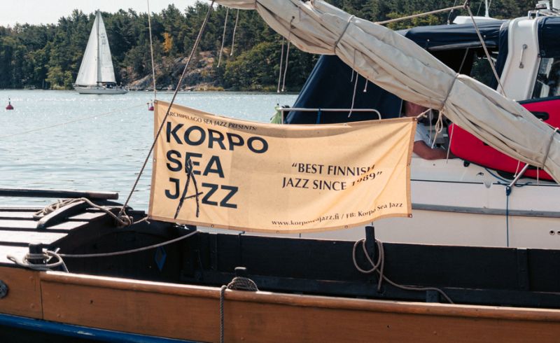 Korpo Sea Jazz 24.7. &ndash; 26.7.2025 &ndash; Rohkea ja kokeileva Korpo Sea Jazz tuo huippuesiintyj&auml;t saaristoon - Uutinen - Totalvene.fi