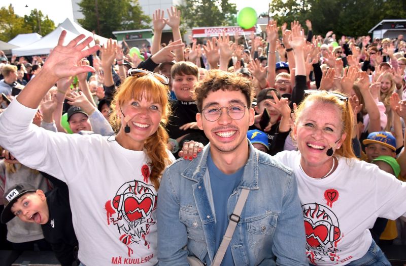 KUULE MUA! -projekti julkaisee nimikkobiisin &ndash; Saija Tuupanen ja nousevat kyvyt yhdist&auml;v&auml;t voimansa nuorten hyv&auml;ksi - Uutinen - Totalvene.fi