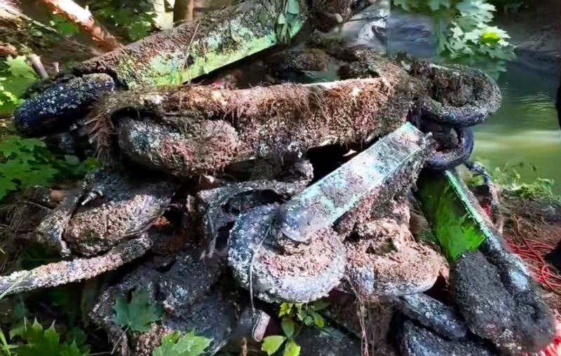 Laajasalon kanavasta naarattiin toistakymment&auml; s&auml;hk&ouml;skuuttia &ndash; Pohjakosketukset toivat ongelmat pintaan - Uutinen - Totalvene.fi