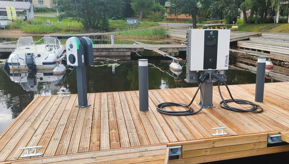 Mikkeliss&auml; n&auml;ytet&auml;&auml;n tiet&auml; s&auml;hk&ouml;veneilylle &ndash; Suomen ensimm&auml;inen julkinen latausverkosto avautuu Saimaalle - Uutinen - Totalvene.fi